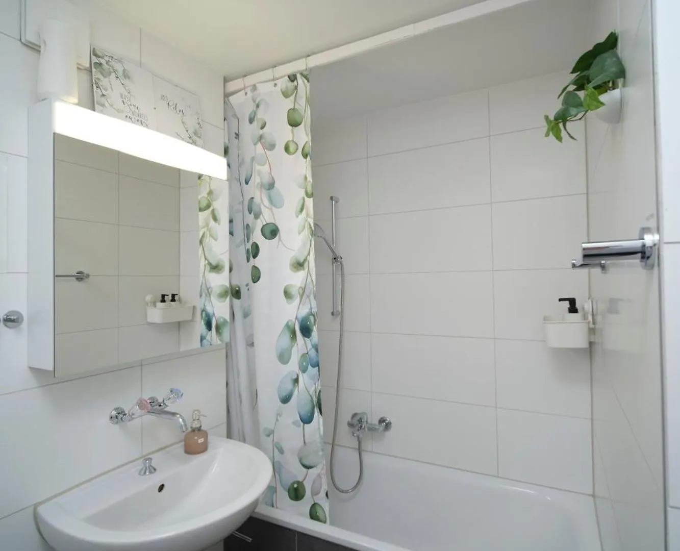 Doppelzimmer In Der Naehe Des Stadions Basel Switzerland